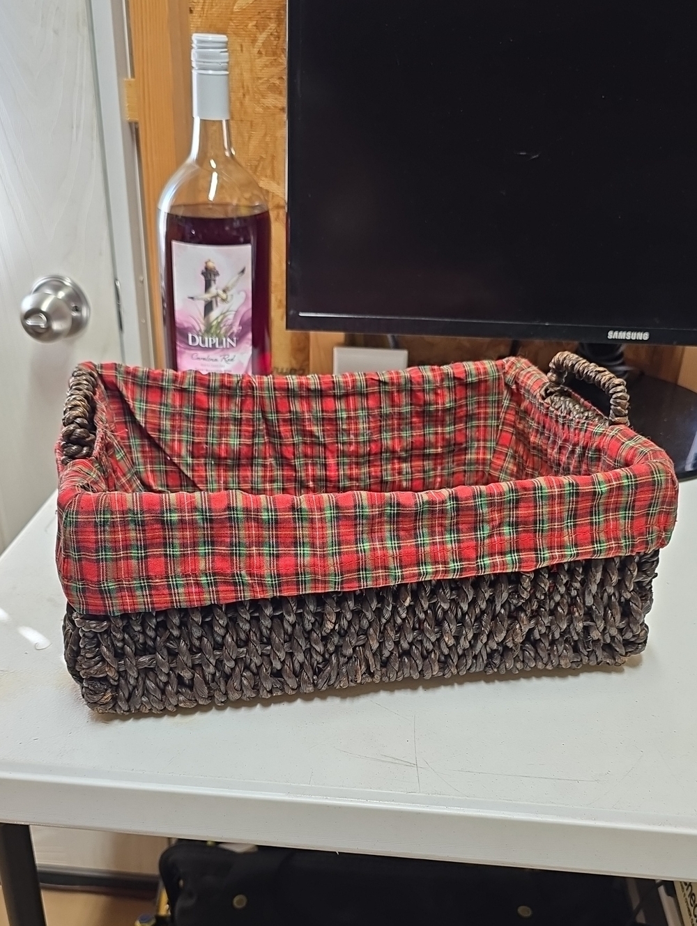 Vtg.Woven Seagrass Sturdy Storage Basket with Red Plaid Liner